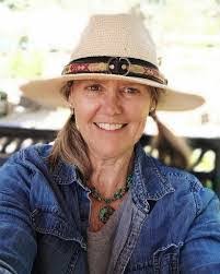 Barbara Derocher's Instagram, Twitter & Facebook