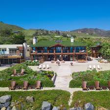 Reese witherspoon has purchased a malibu, calif., compound for $6.2 million, a source exclusively told page six. Pierce Brosnan S House On Malibu Beach Is Up For Sale And Any 007 Would Feel At Home In This 100 Million Pad