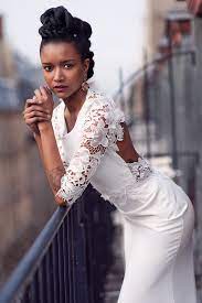 Maquilleuse Professionnelle A Domicile Paris Et Ile De France La Mariee Par Francine O Robe De Mariee Marie Coiffure Mariee