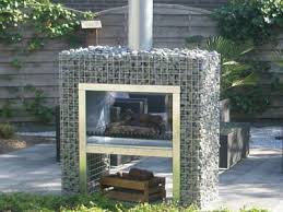 Willkommen Bei Living Deluxe Boden Gartengestaltung Mit Naturstein Keramischen Fliesen Betonstein Kleiner Hinterhof Landschaftsbau Garten Design Garten