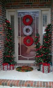 Exterior Lovely Front Porch Christmas Decorations Wonderful Red And White W Front Door Christmas Decorations Christmas Door Decorations Christmas Porch Decor