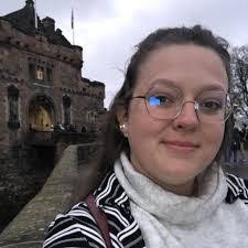 Nanette Fox's Instagram, Twitter & Facebook