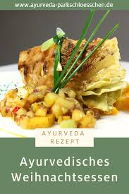 Festlich Geniessen Geschmorte Spitzkohlschnitze Auf Quitten Steckrubengemuse Bratkartoffelsalat Und Karo Ayurvedische Rezepte Essensrezepte Ayurvedische Kuche
