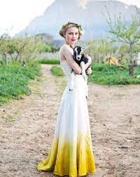 Maybe you would like to learn more about one of these? So Stylish Ist Heiraten Heute Mit Dip Dye Brautkleidern Wird S Bunt