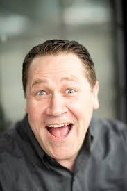 Brett Hollis's Instagram, Twitter & Facebook