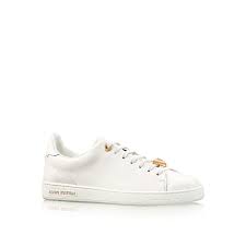 discover louis vuitton frontrow sneaker reinterpreting the classic tennis shoe this on trend sneaker in plain calf leather is embellished wit スニーカー シューズ ローテク