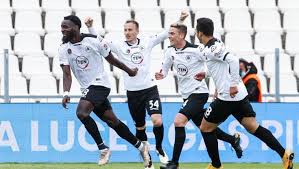 Spezia calcio is an italian football club, based in la spezia, liguria. Il Trionfo Dello Spezia Che Resta In A Pollicino E Italiano La Repubblica
