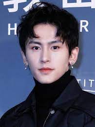 Cpop home supplies the top, hottest, best, handsome, under 30 chinese male actors information. Count The Earrings Worn By Mr Zhang Zhehan Inews