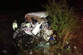 Purtătorul de cuvânt al isu ialomiţa a declarat pentrtu realitatea tv că în accident au fost implicate o autoutilitară şi un autoturism, iar cele două persoane care au murit se aflau în autoturism. Accident Extrem De Grav In IalomiÈ›a 10 Oameni Au Murit È™i 7 Au Fost RÄƒniÈ›i DupÄƒ Ce Un Tir A Intrat Pe Contrasens Stirileprotv Ro