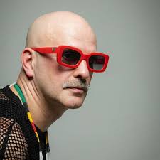 Listen to International Sounds 02