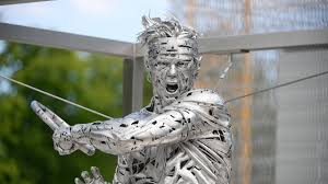 A statue befitting a legend ??#rolandgarros | @rafaelnadal pic.twitter.com/fbnlzeszhs. Sturm Aufs Monument Sport Sz De