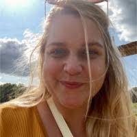 Rosanna Carpenter's Instagram, Twitter & Facebook