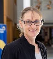 Amy Alman's Instagram, Twitter & Facebook