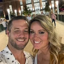 Kendra Dean's Instagram, Twitter & Facebook