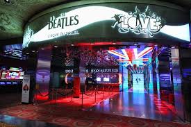 Mirage Las Vegas Celebrates Its 25th Birthday Vital Vegas Mirage Las Vegas Las Vegas Shows Vegas Villas