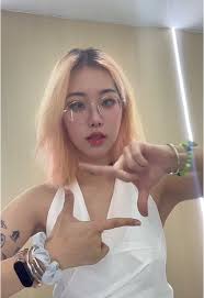 Juliet: The Roll Model of Elegance