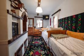 Distanțele până la alte orașe apropiate sunt următoarele: Cazare La Roata Din Gura Humorului Yozi Ro