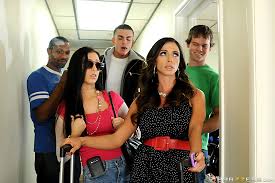 ▷ Ariella Ferrera in Dealing With A Dickhead (Photo 2) | Brazzers