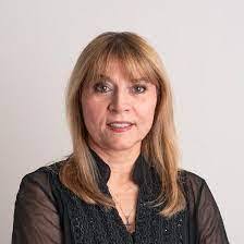 Aimee Kahn's Instagram, Twitter & Facebook