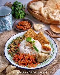 Sarapan pagi, meski sepele bagi sebagian orang, ternyata sangat penting bagi kesehatan tubuh kita. 10 Makanan Yang Cocok Jadi Menu Makan Siang Mana Favoritmu Tribun Travel