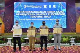 Demikian pembahasan hendrayulianto.com mengenai kerja online dibayar per jam, masuk ke rekening dibayar rupiah, semoga ulasan diatas dapat menambah wawasan. Pkb Sudah Bisa Dibayar Online Brk Luncurkan E Channel Bersama Pemprov Dan Polda Riau