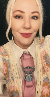 Spring is finally Springing in my zip code . Time for Chantal to debut .