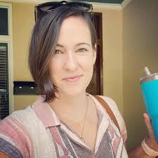 Lauren Morrill (@laurenwritessometimes)