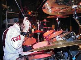 The new cymbals he developed were widely adopted by swing and later bebop musicians, laying the foundations of the modern drum kit and playing technique. Drummerszone Joey 1 Jordison