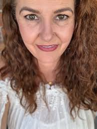 What are some styles for curly or wavy hair?