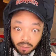 PontiacMadeDDG says he's made more money streaming in 30 days than he did  from his record label contract 😳💰