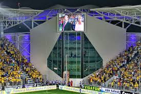 Acest stadion respectă standardele uefa, fapt pentru care echipa națională își dispută o parte din meciuri aici. Stadionul Ilie OanÄƒ Ploiesti Rumania Capacidad 15 500 Espectadores Equipo Local Petrolul Ploiesti Sydney Opera House Opera House Building