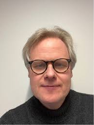 Reverberation Suppression in Echocardiography Using a Causal Convolutional  Neural Network