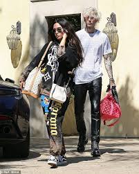 Megan fox machine gun kelly. Megan Fox And Her Boyfriend Machine Gun Kelly Show Up Disheveled After The Night In Hollywood Newsbeezer
