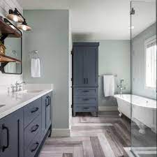Dark green floor tiles are used to beautify residential and commercial spaces, be it the kitchen backdrop or the exterior walls of the building. 75 Beautiful Bathroom With Green Walls Pictures Ideas July 2021 Houzz
