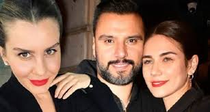 Zaman zaman yaptığı hareketlerle gündeme gelen eski gelin adayı bu sefer paylaştığı bir fotoğrafla olay oldu. Index Of Files Uploads News Default