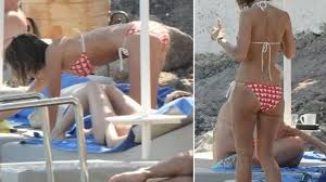 Bade İşçilden bikini şov! İki saatte iki bikini! - Medyafaresi