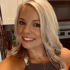 Heather Sands's Instagram, Twitter & Facebook