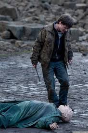 Harry potter and the deathly hollows ( part 2 ). Alternate Take Of The End Of Harry Potter And The Deathly Hallows Part 2 2011 Where Voldemort S Body Did Not Disinegrate Moviesinthemaking