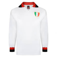 Le Maillot Foot Vintage Du Milan Ac Annees 60 Blanc Retrofootball