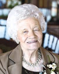 Beth Dart's Instagram, Twitter & Facebook