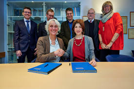 Fabiola gianotti intervistata da giovanni minoli a mix 24 faccia a faccia, in radio24, 7 febbraio 2014,. Cern Council Appoints Fabiola Gianotti For Second Term Of Office As Cern Director General Cern