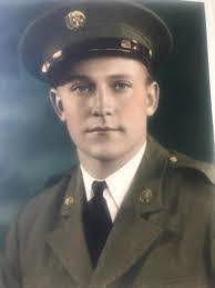 Lacey Weir's Instagram, Twitter & Facebook