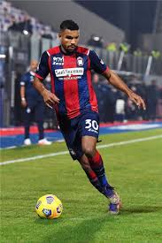 Junior walter messias (born 13 may 1991) is a brazilian football player. Messias Double Moves Crotone Off The Bottom