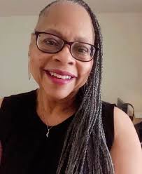 if you're reading this message today, it means you made it to God's wake-up  list 💛 That alone is a •blessing• worth praising Him for! Many didn't wake  up today, but you