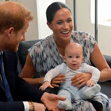 George's chapel auf schloss windsor. Meghan Prinz Harry Foto Von Baby Archie Royals Verzaubern Die Welt Boulevard
