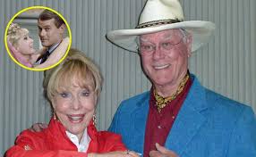 Barbara Eden Si Confessa Larry Hagman Tormentato Beveva In Continuazione Veb It