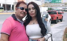 Sammy pérez recordó que la conoció en guadalajara, de acuerdo con el comediante, fue amor a primera vista y le pidió que fuera su novia al segundo día de conocerla. Novia De Sammy Perez Quien Es Zuleika Garza Pareja Del Comediante