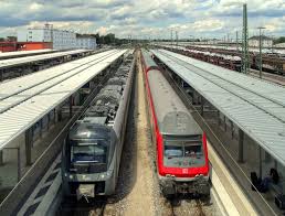 Ingolstadt hbf ist eine deutsche bushaltestelle mit sitz in ingolstadt, bayern. Eine Agilis Nach Ulm Und Ein Re Nach Munchen Hbf Stehen In Ingolstadt Hbf Nebeneinander Deutschland Bahnen Startbilder De