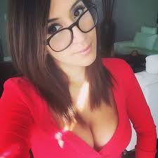 She has over 330,000 followers on her heyitsapriloneil instagram account. Pin On Hot Instagram Photos