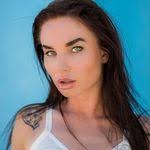 Olga Hubbard's Instagram, Twitter & Facebook